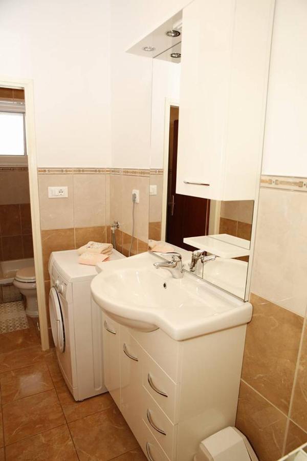 Ivic Apartments Vodice Croatia Bagian luar foto