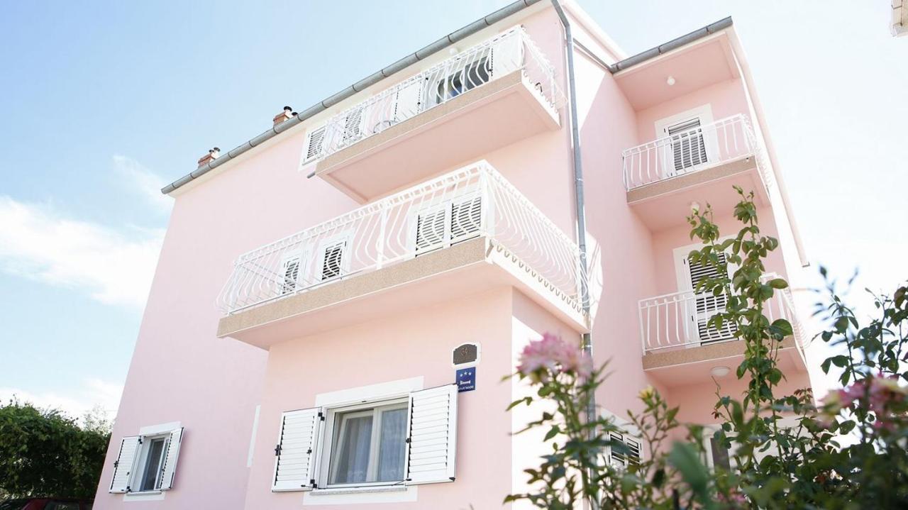Ivic Apartments Vodice Croatia Bagian luar foto