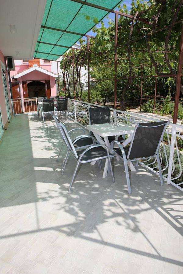Ivic Apartments Vodice Croatia Bagian luar foto