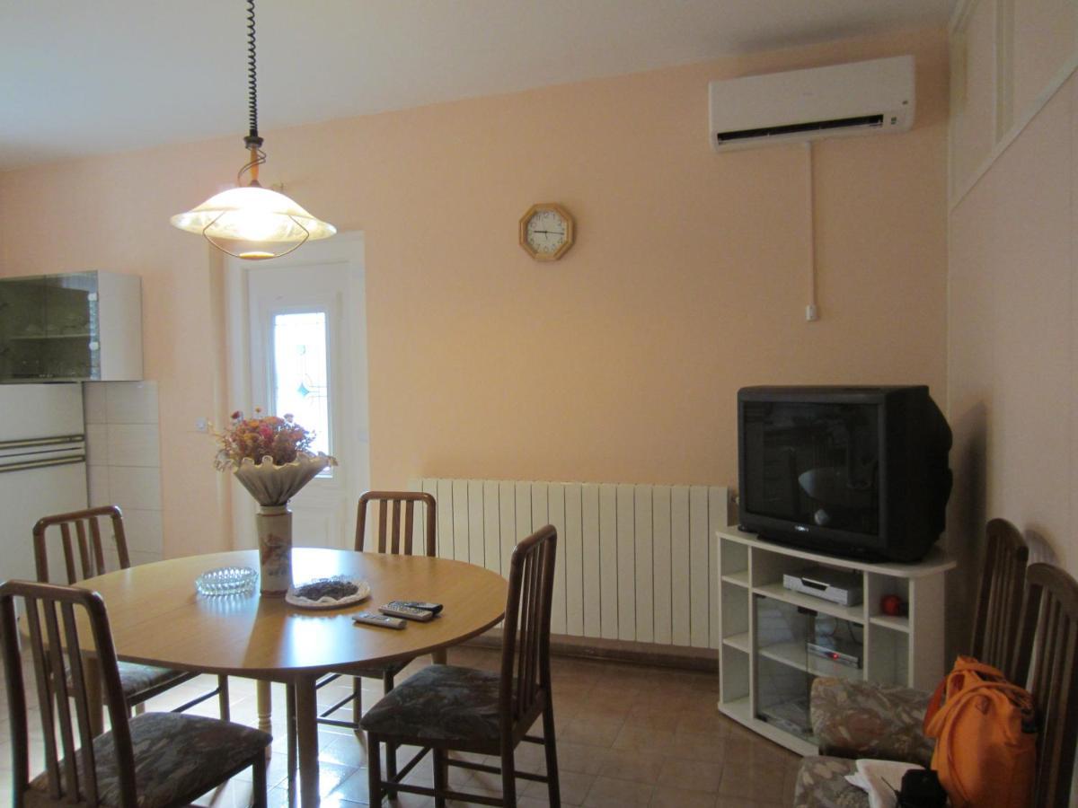 Ivic Apartments Vodice Croatia Bagian luar foto